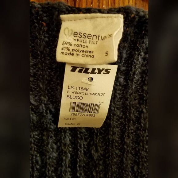 Essentials "Full Tilt" V neck sweater - Picture 4 of 4